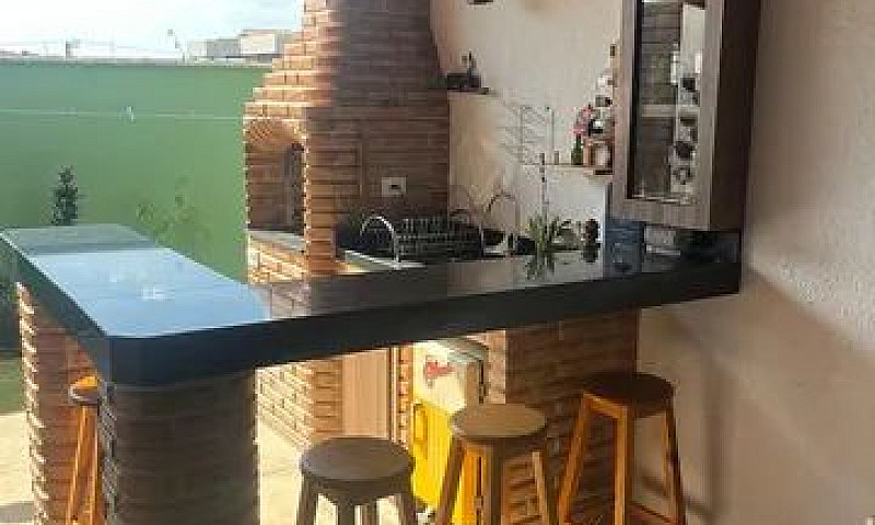 Área Privativa Com A...