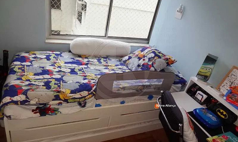 Apartamento-À Venda-...