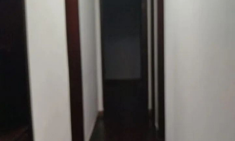 Alugo Casa Rua Públi...