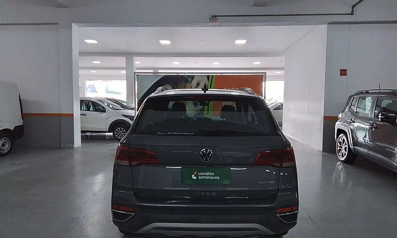 Volkswagen Taos High...