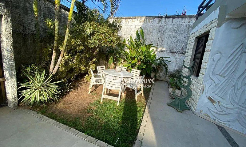 Casa Com 5 Dormitóri...