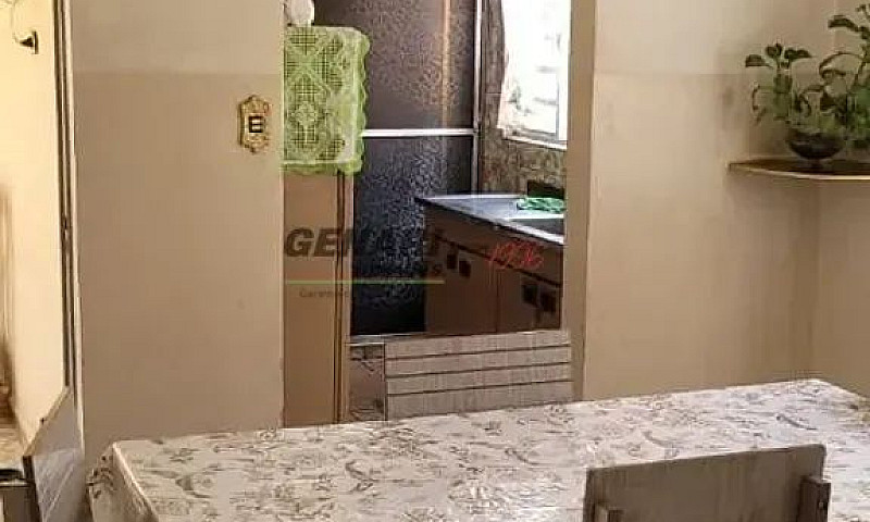 Casa Com 2 Quartos À...