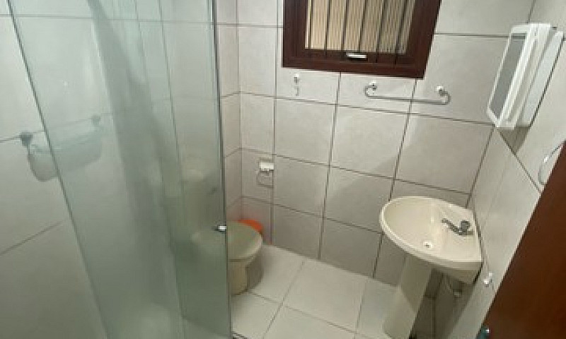 Aluga-Se Casa Cassin...