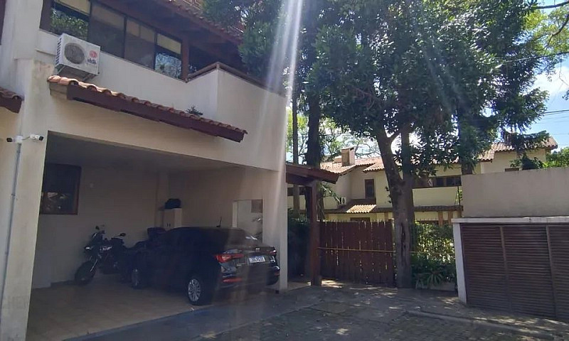 Linda Residência Com...