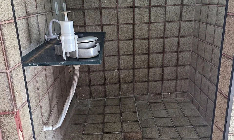 Alugo Casa Com 2 Qua...