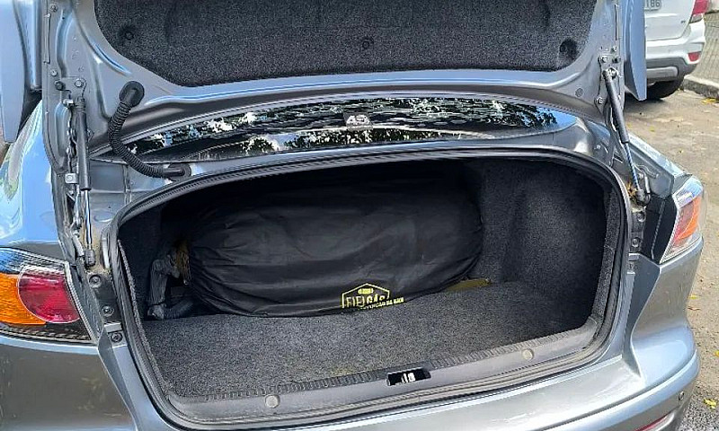 Mitsubishi Lancer 2....