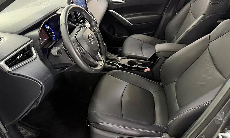 Toyota Corolla Cross...