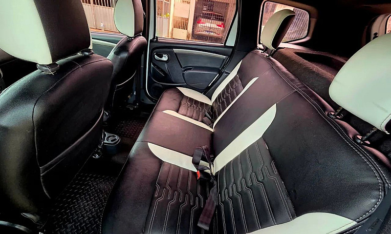 Renault Duster Expre...