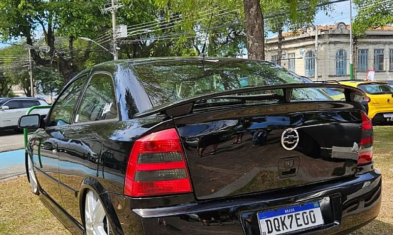 Chevrolet Astra Adva...