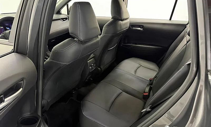 Toyota Corolla Cross...