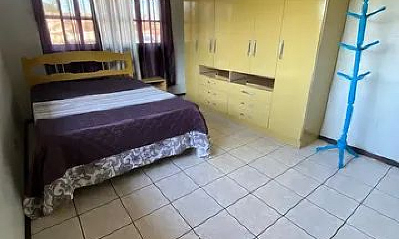 Aluga-Se Quarto Para...