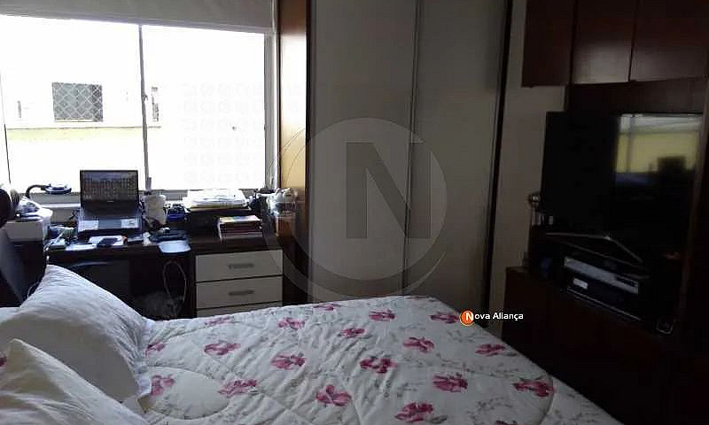 Apartamento-À Venda-...