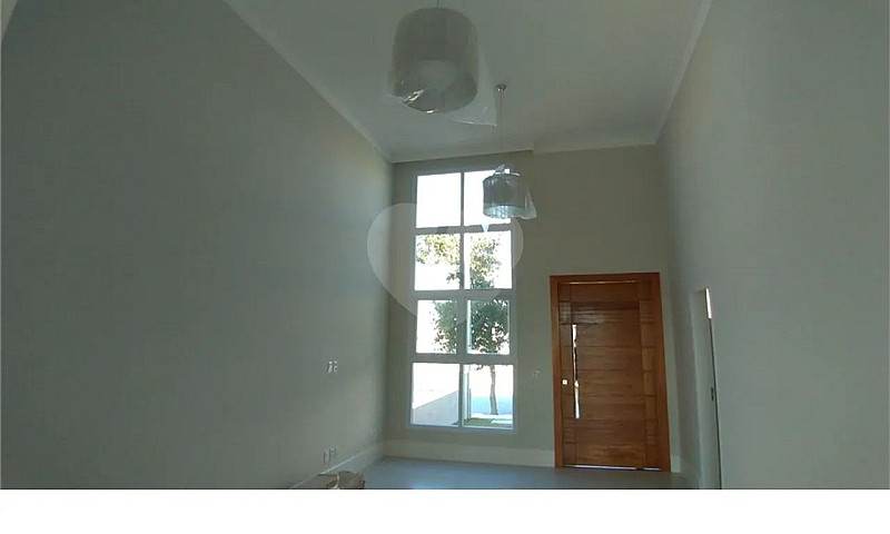 Casa Com 3 Quartos À...