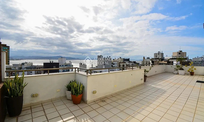 Cobertura De 316M2 E...