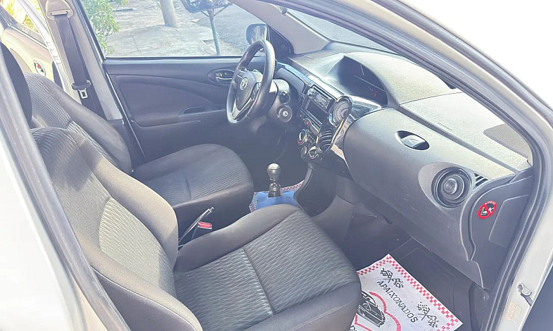 Toyota Etios X 1.3 F...