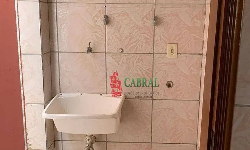 Casa Com 2 Dormitóri...