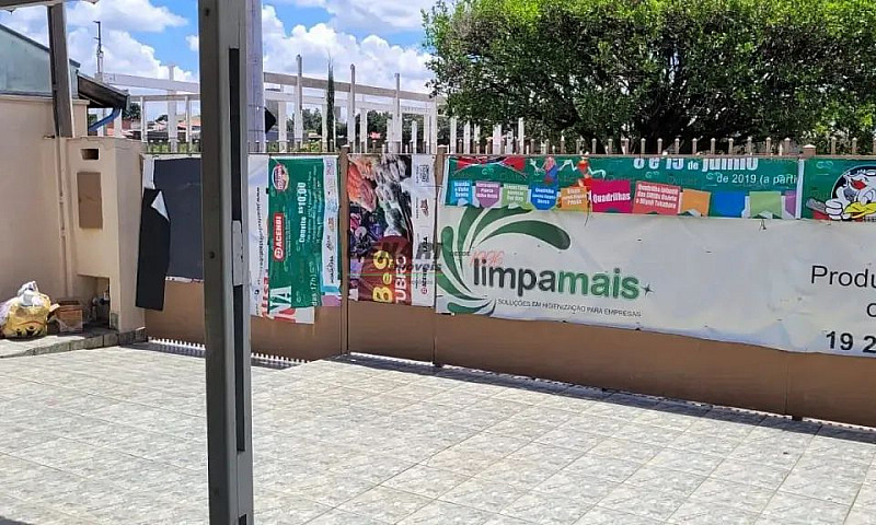 Casa Com 2 Quartos À...