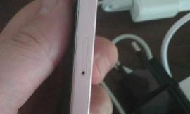 Iphone Se 16 Gb...
