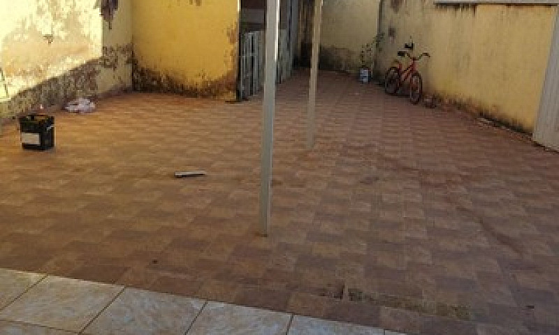 Casa De Duas Suítes ...