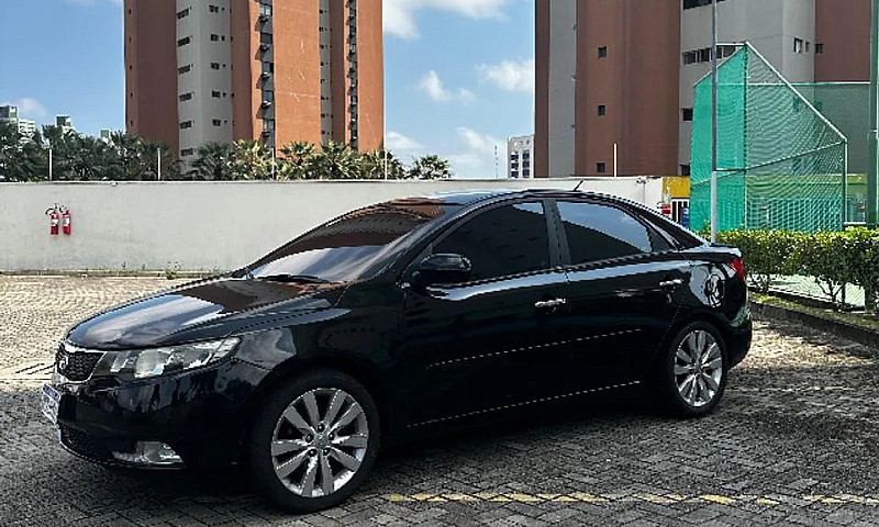 Kia Motors Cerato 1....