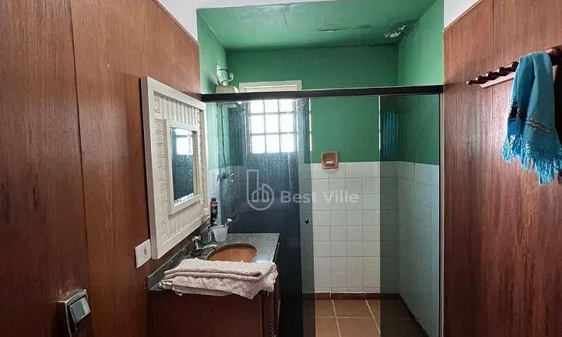 Casa À Venda Com 250...
