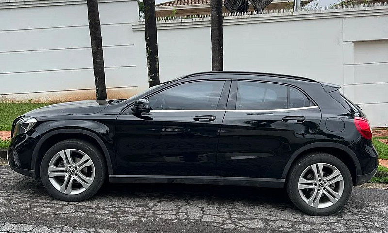 Mercedes-Benz Gla 20...