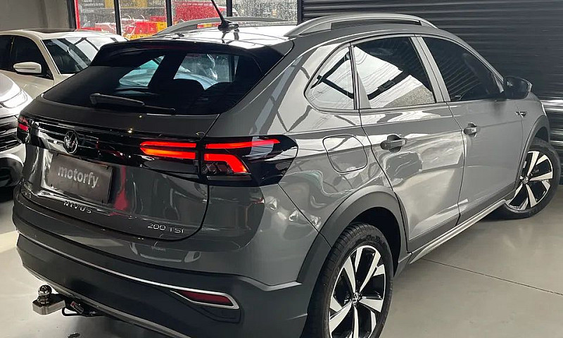 Volkswagen Nivus Hig...