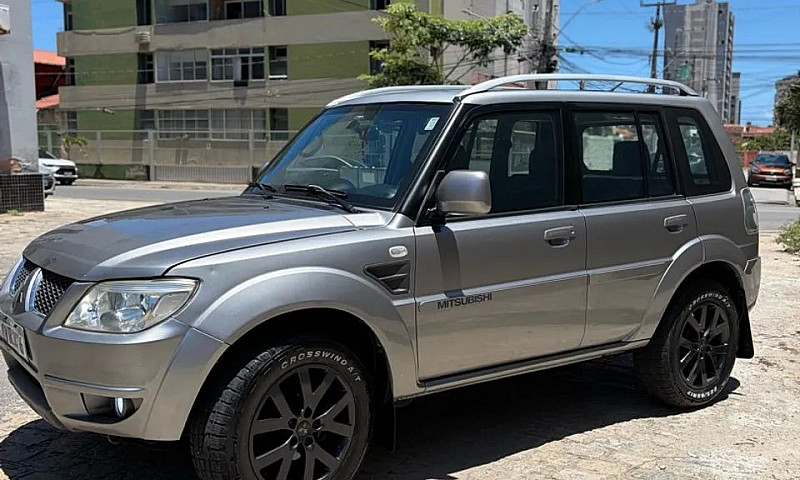 Mitsubishi Pajero Tr...