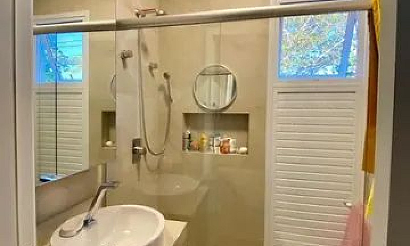 Alugo Casa Em Jurerê...