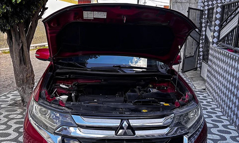 Mitsubishi Outlander...