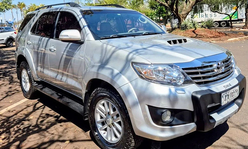 Toyota Hilux Sw4 Srv...