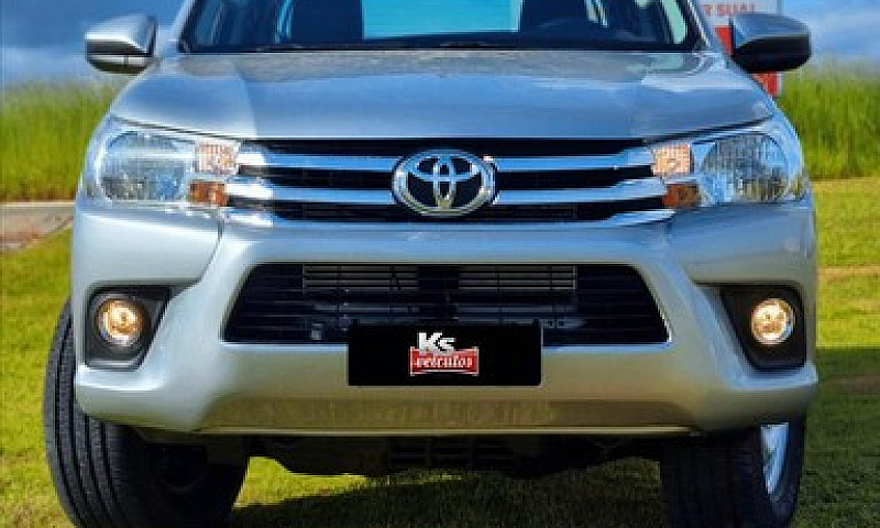 Toyota Hilux 2.8 Std...