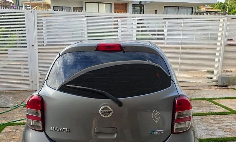 Nissan March S 1.0 1...