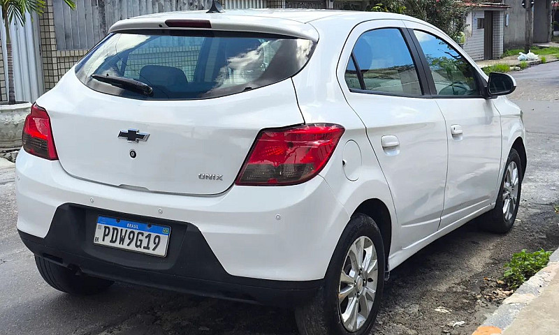 Chevrolet Onix Hatch...