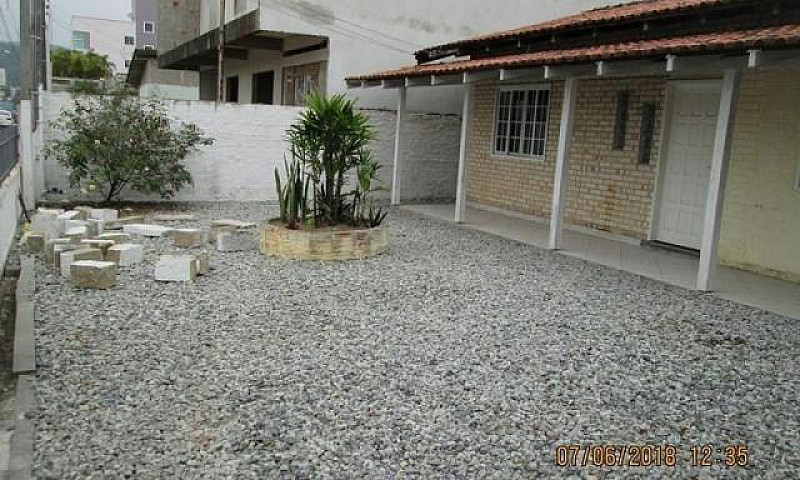 Casa Para Alugar Com...