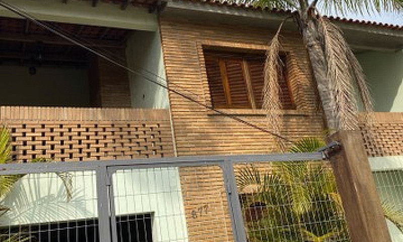 Aluga-Se Casa Cassin...