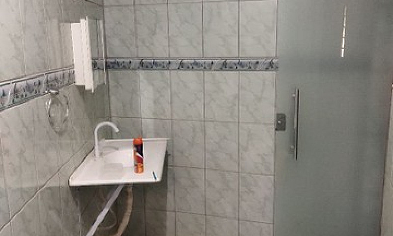 Casa De Duas Suítes ...