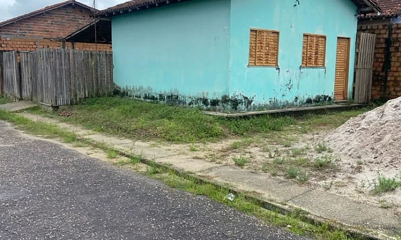 Vendo Uma Casa Quita...