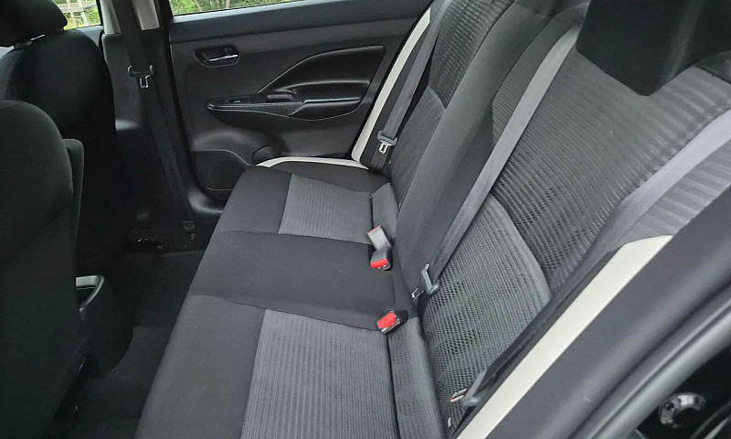 Nissan Versa Advance...