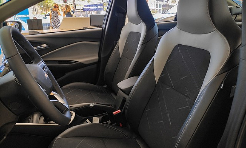 Chevrolet Onix Plus ...