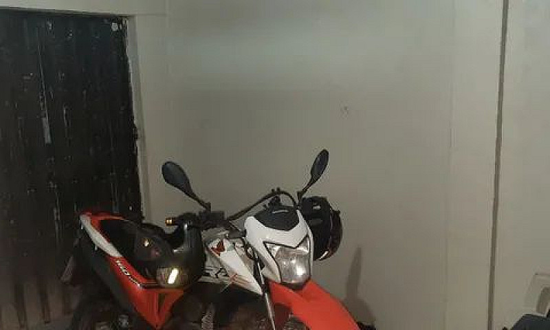 Vende-Se Casa...