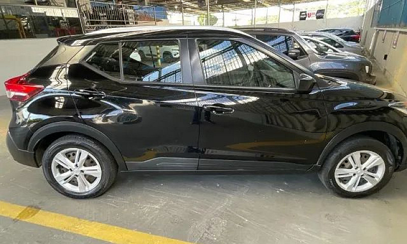 Nissan Kicks Único D...