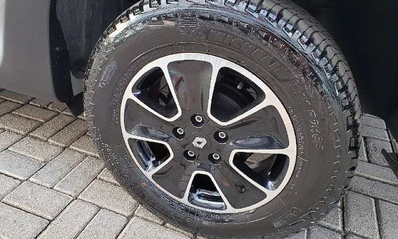 Duster Oroch Dynamiq...