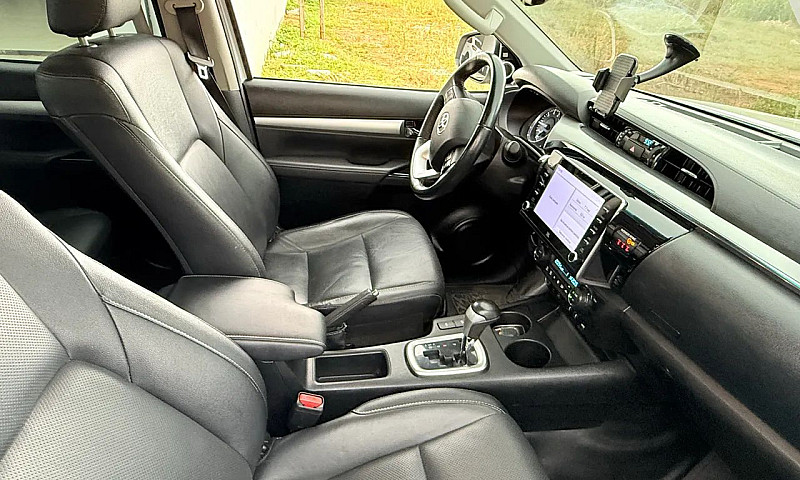 Hilux Srx 2023 Branc...