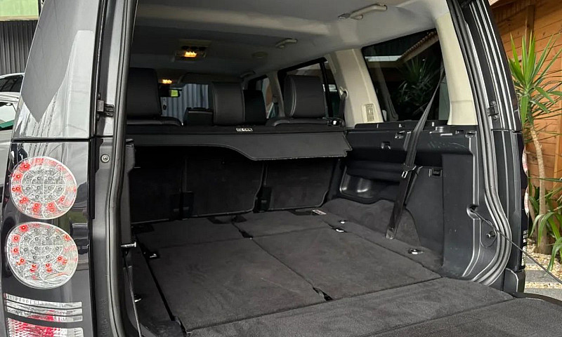 Land Rover Discovery...