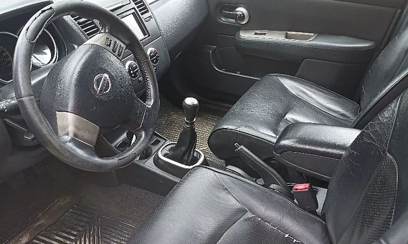 Nissan Tiida Sl 1.8/...