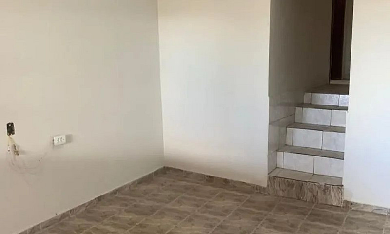 Aluga Se Casa...