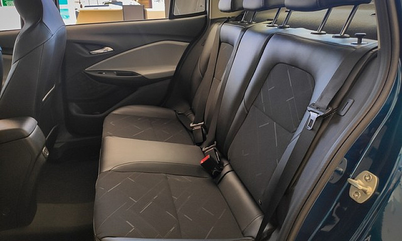 Chevrolet Onix Plus ...