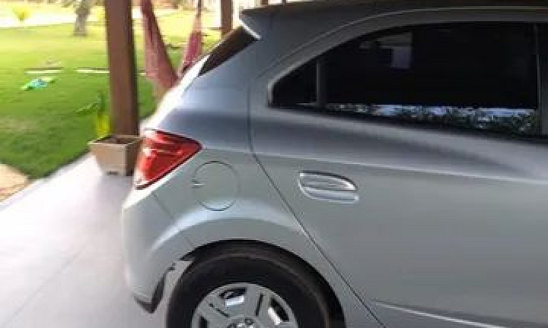 Onix 1.0 Prata 13/14...