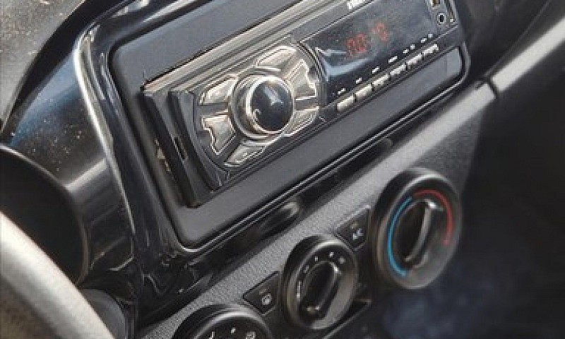 Toyota Hilux 2.8 Std...